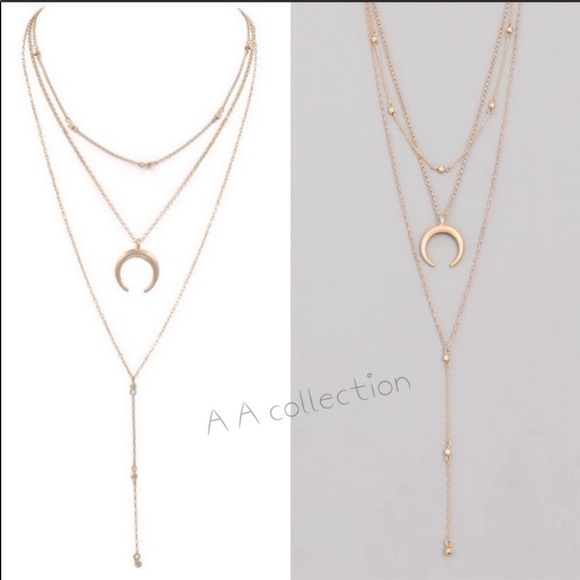 Dainty Layered necklace crescent moon pendant gold - Picture 3 of 3